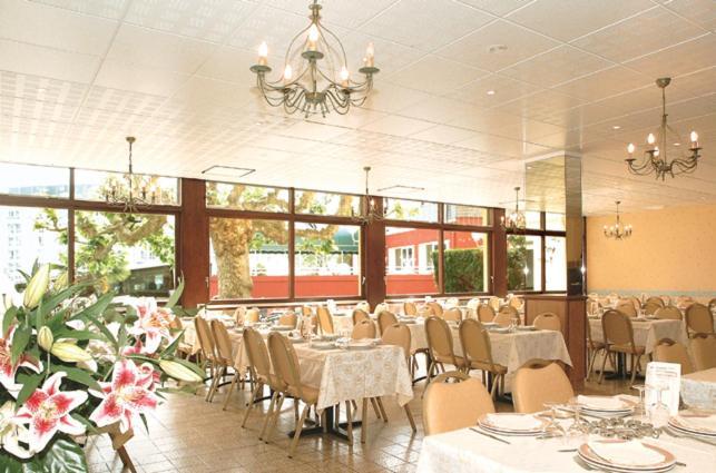 Hotel Des Rosiers Lourdes Exterior photo