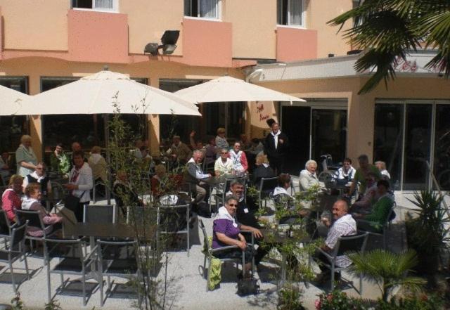Hotel Des Rosiers Lourdes Exterior photo